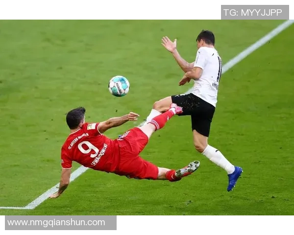 足球巨星的恩怨情仇与荣耀时刻 揭开球场背后的真实故事